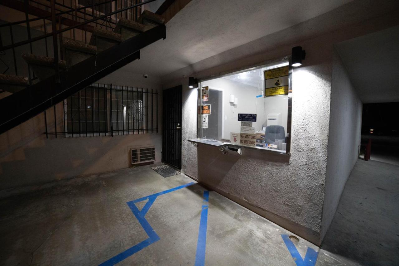 Artesia Motor Inn Bellflower Esterno foto